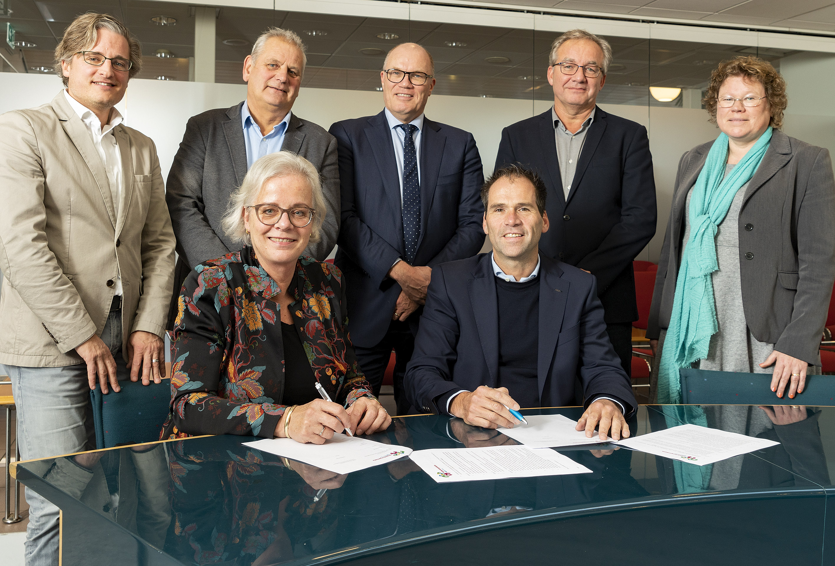 20191121 Ondertekening contract hulpmiddelen 2020.jpg